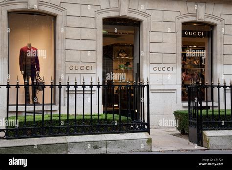 gucci champs élysées|A Guide to Avenue Montaigne (Everything You Should Know).